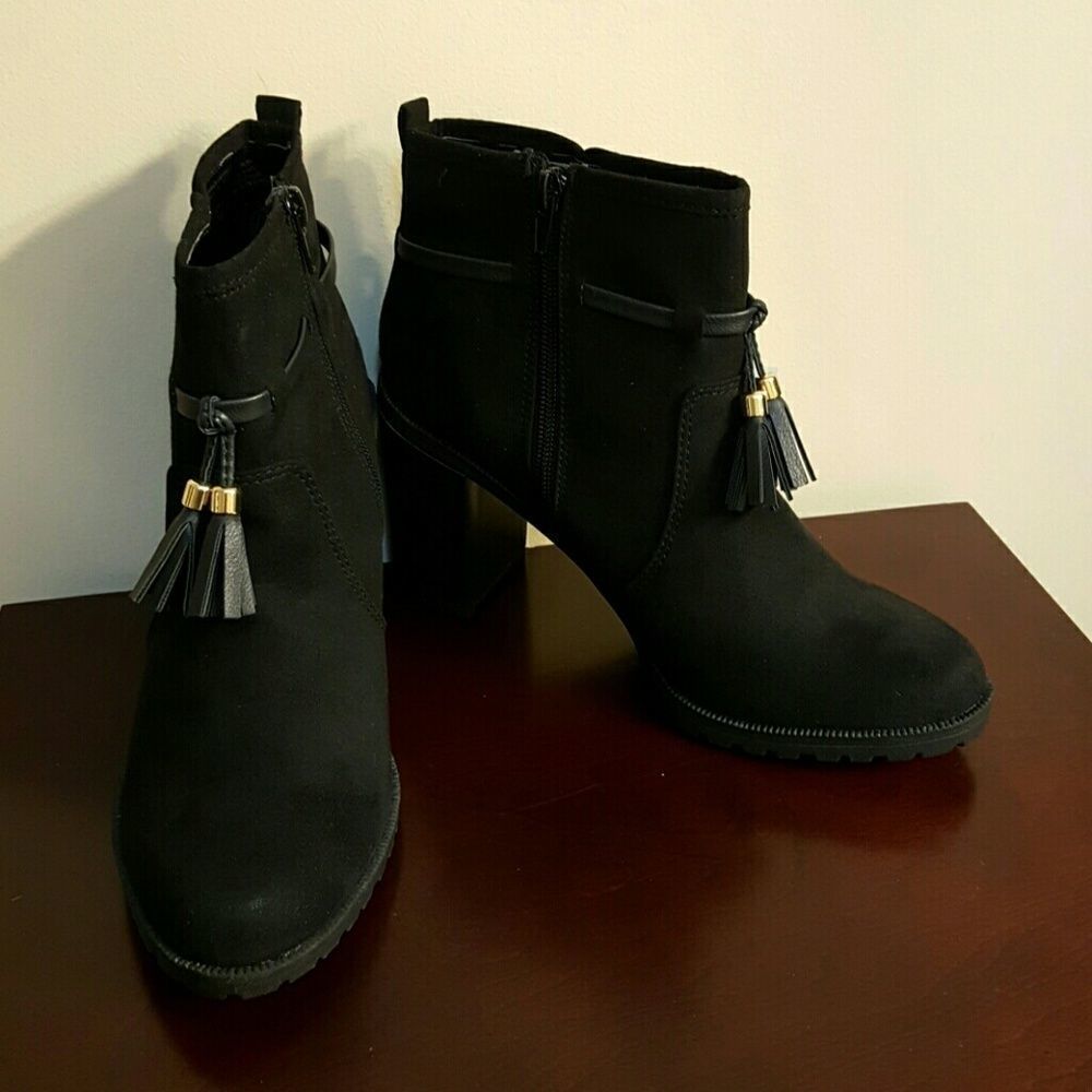 Black Boots with Tassel